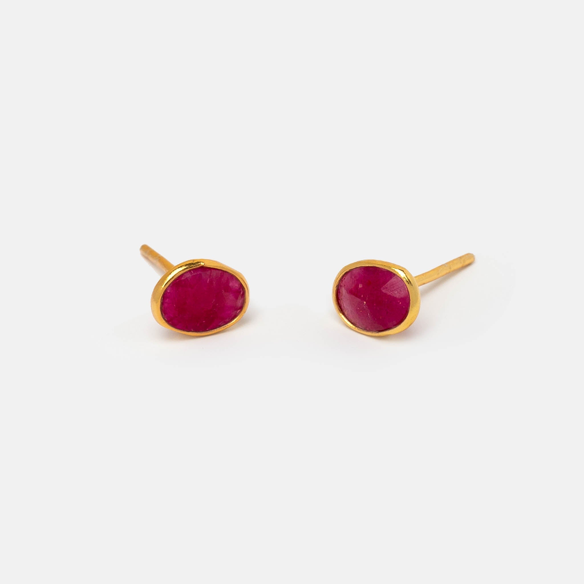 Ohrstecker Dinah Oval Rubin - Fleurs des Prés